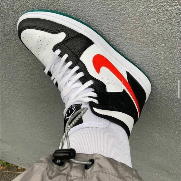 Jordan 1 Alternate Swooshes Red Yellow - Picture 6 of 6